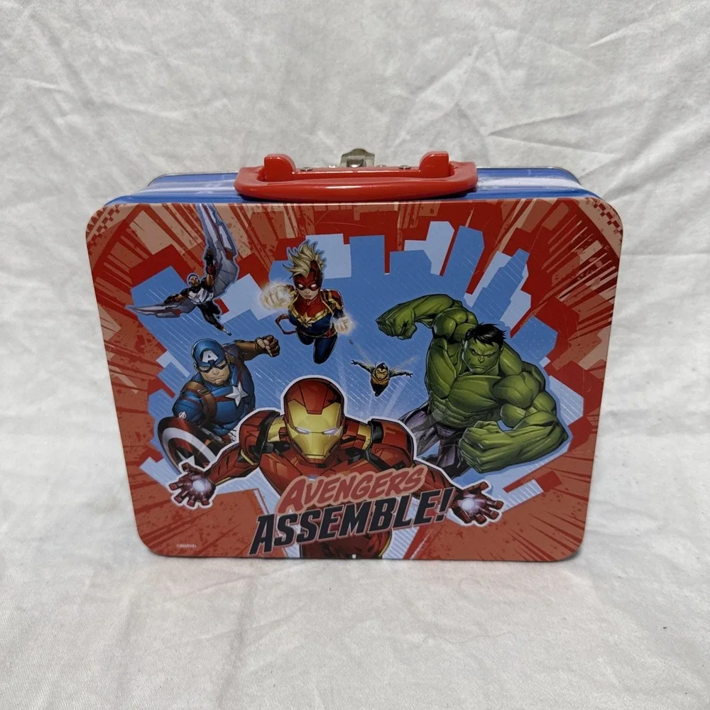 Marvel‎ AVENGERS METAL LUNCH BOX With 48 Piece Jigsaw Puzzle